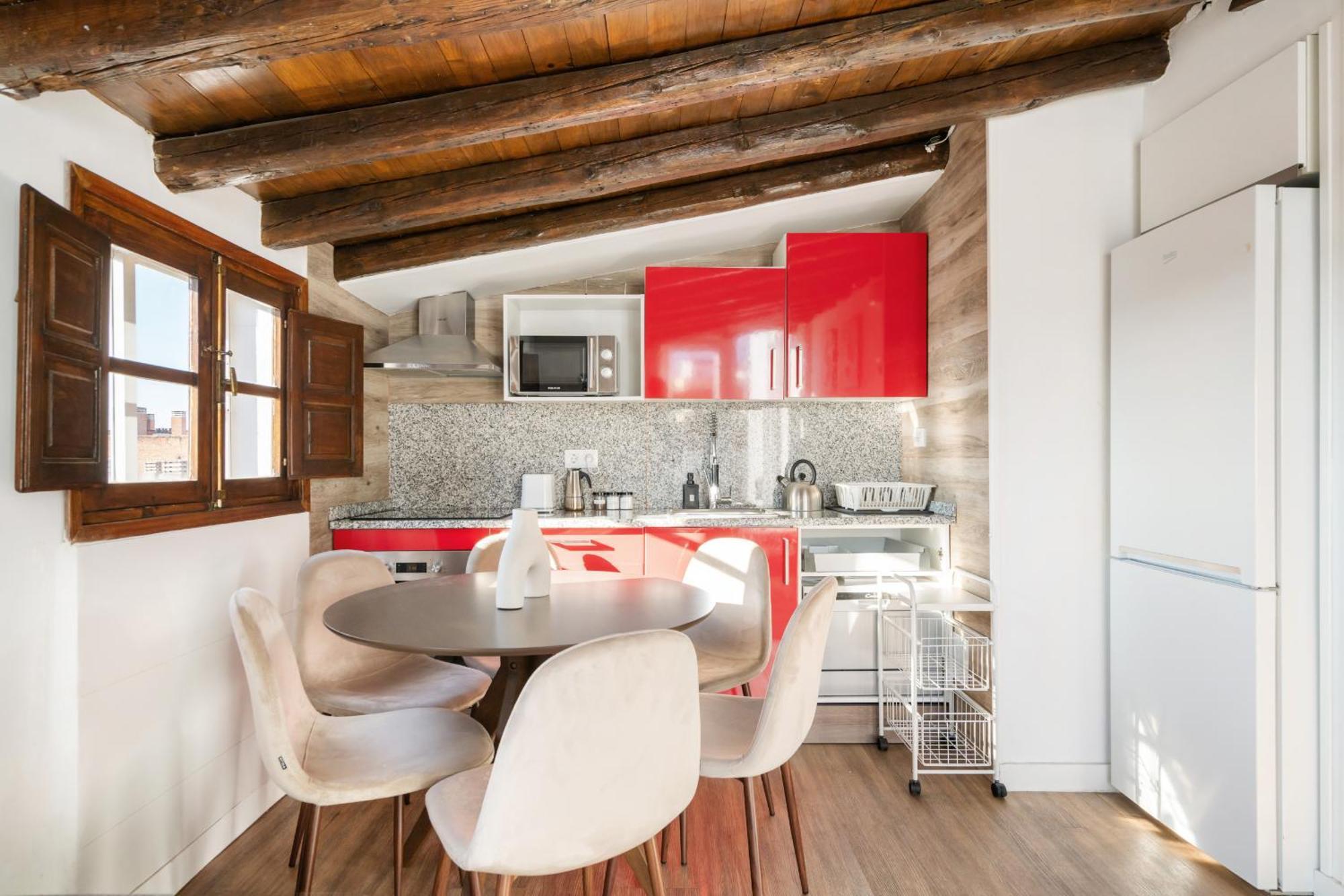 Atico Con Terraza En Lavapies Alquiler Temporal Lägenhet Madrid Exteriör bild